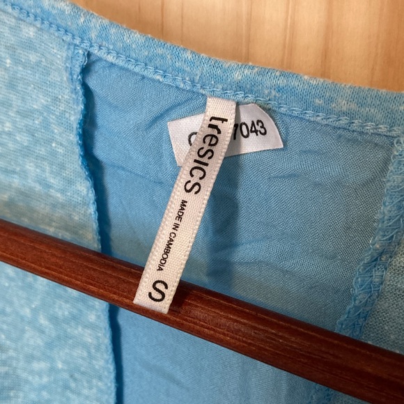 Light fabric racer back tank top - Picture 3 of 5